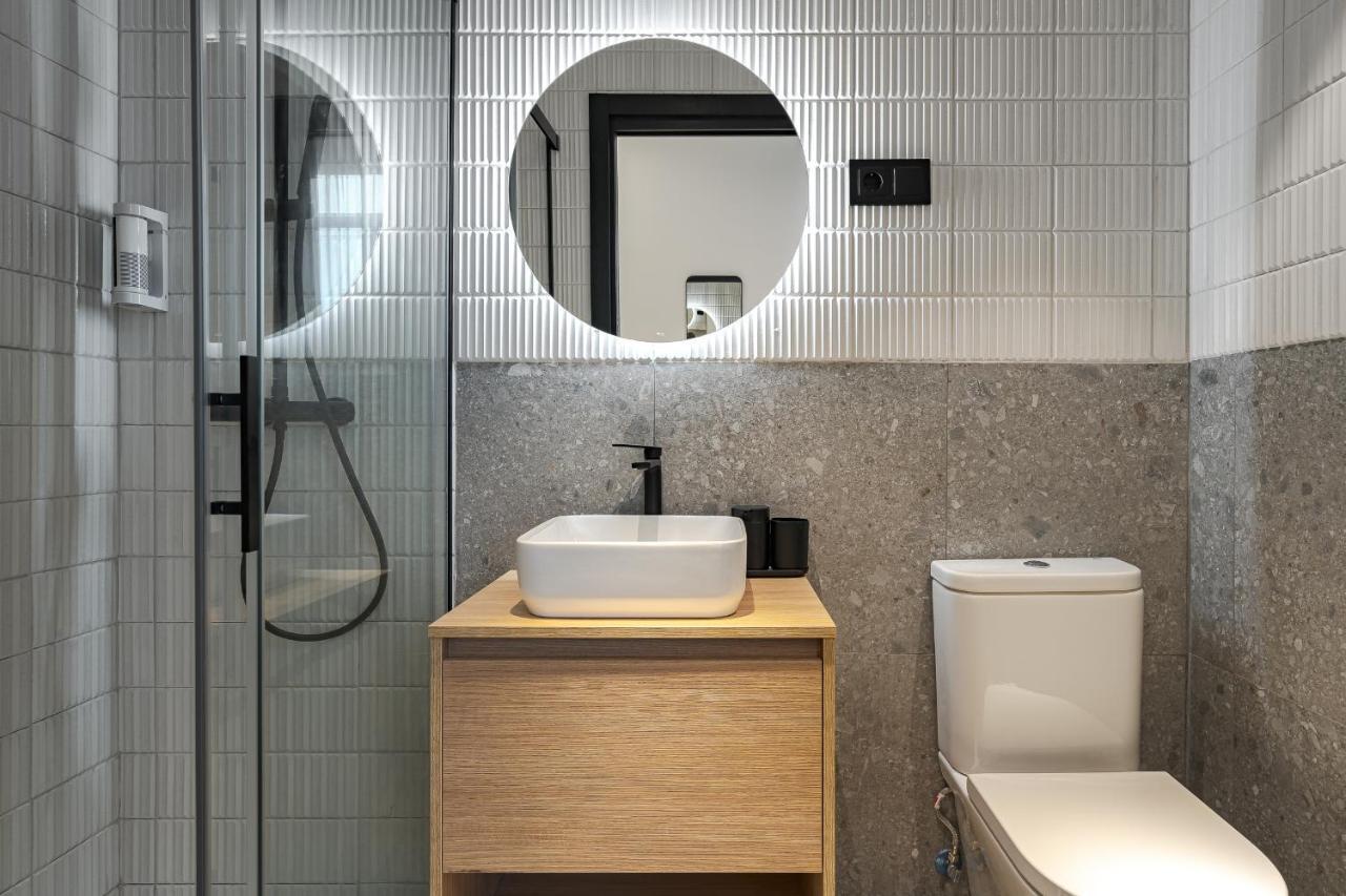 Style Suites By Olala Homes Мадрид Екстериор снимка