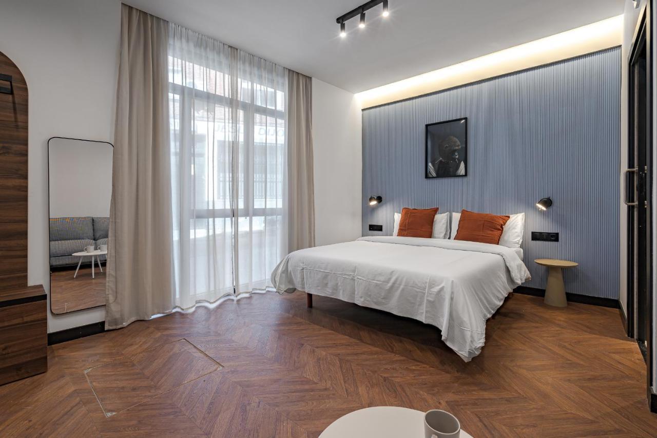 Style Suites By Olala Homes Мадрид Екстериор снимка