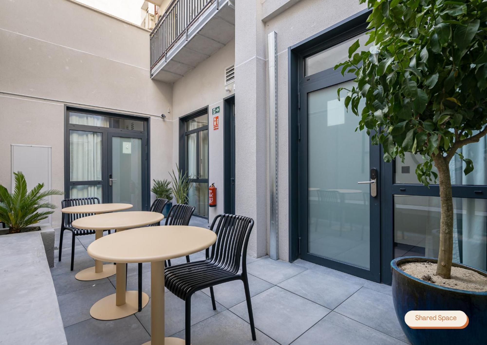 Style Suites By Olala Homes Мадрид Екстериор снимка